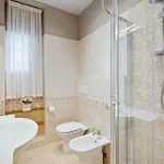 Acquazzurra, Typical Hoyse Center * فياريجيو