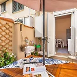 Acquazzurra, Typical Hoyse Center * فياريجيو