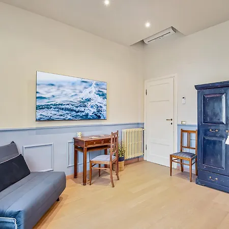 Acquazzurra, Typical Hoyse Center